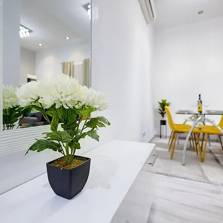 Gorgeous 1br Steps To The Promenade * 斯利马