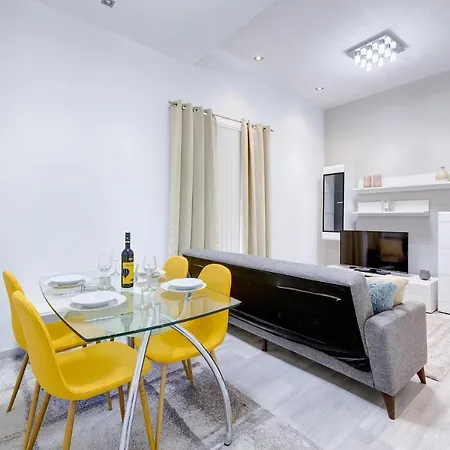Gorgeous 1br Steps To The Promenade 斯利马