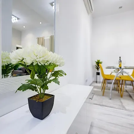 Gorgeous 1br Steps To The Promenade شقة سليمة